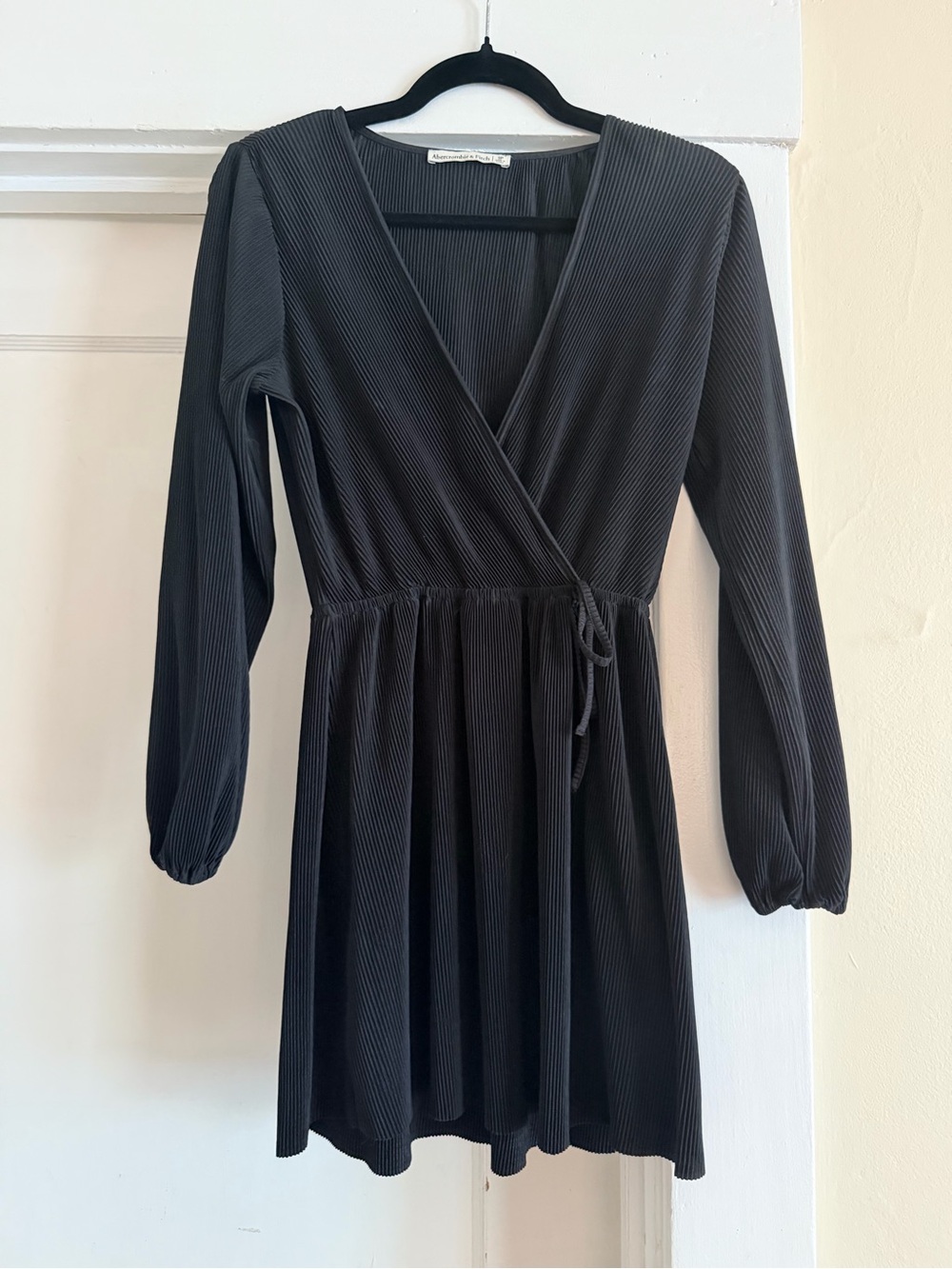 Abercrombie & Fitch Black Long-Sleeve Wrap Dress